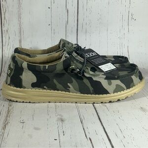 Hey Dude Wally Camo Men’s Shoes Slip On Sneakers Camo Green Size 10